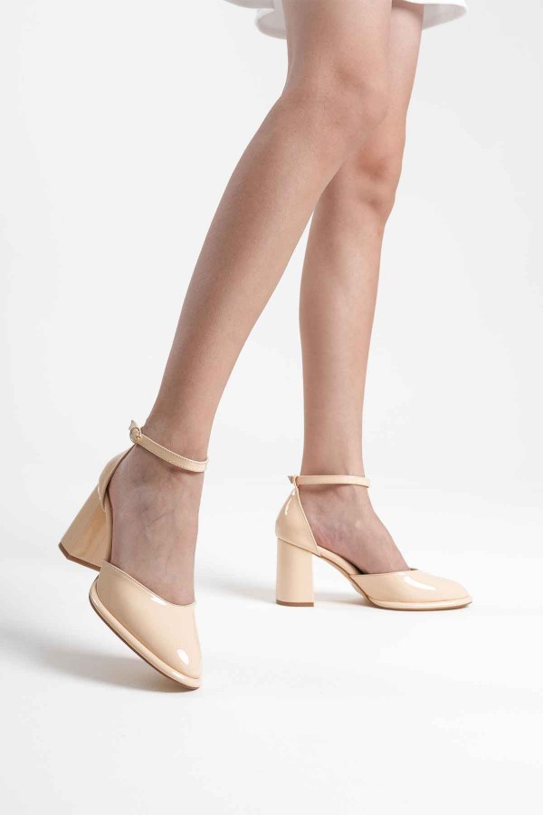 Açık Sarı Rugan Kadın Topuklu Ayakkabı TR18MS04B