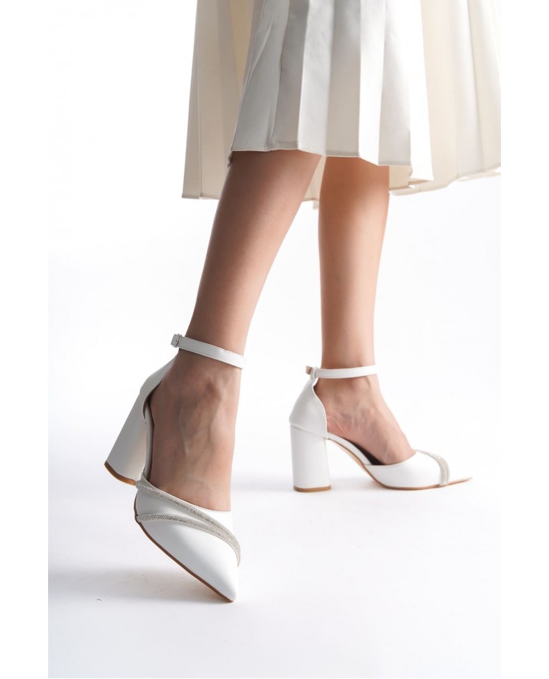 Kadın Beyaz Topuklu Ayakkabı TR08MS32B