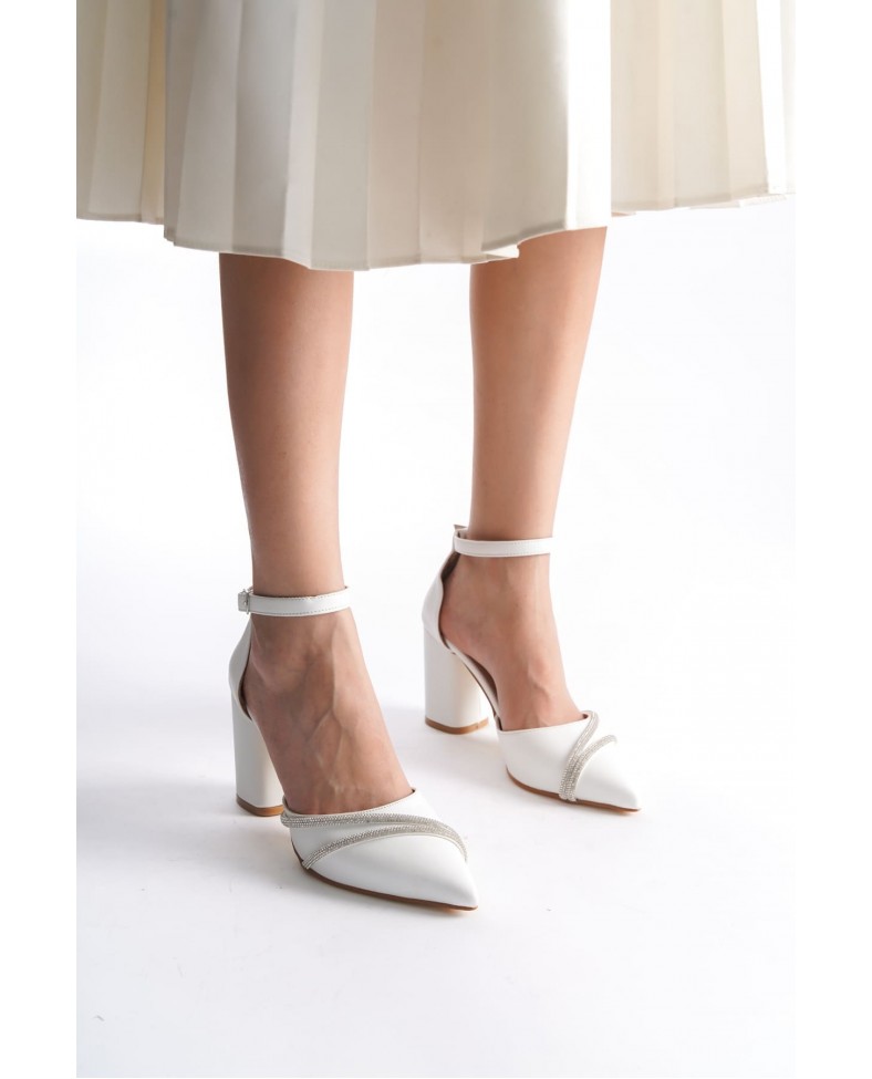 Kadın Beyaz Topuklu Ayakkabı TR08MS32B