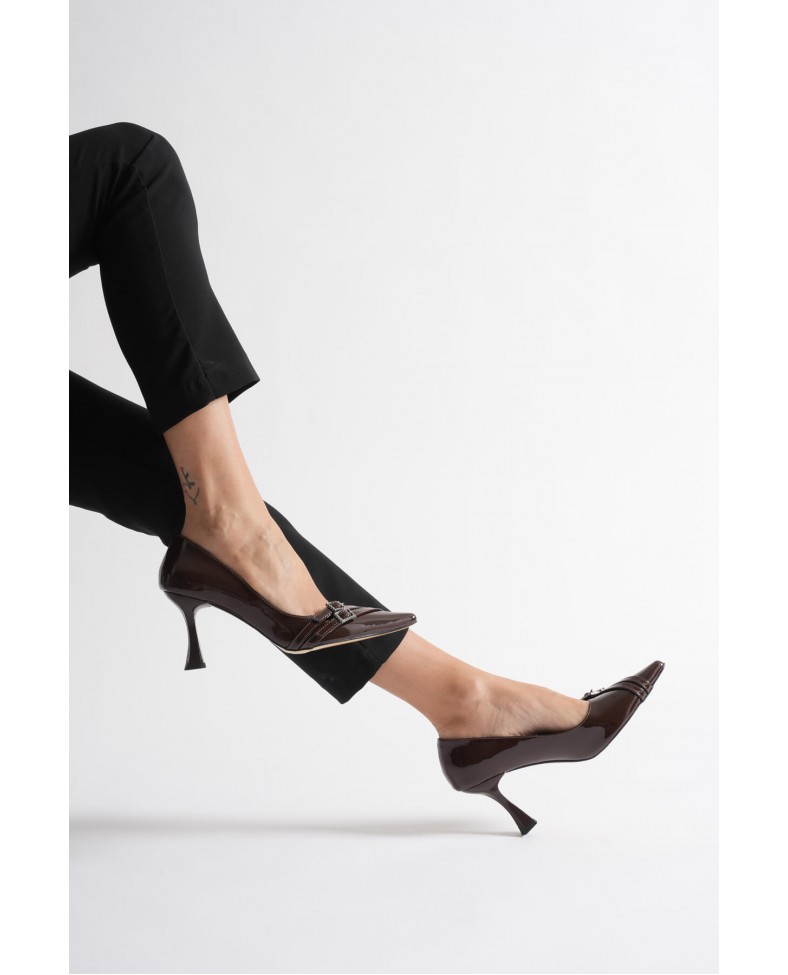 Kadın Acı Kahve Rugan Ayakkabı TR08MS25P