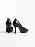 Kadın Siyah Cilt Topuklu Ayakkabı TR08MS45N