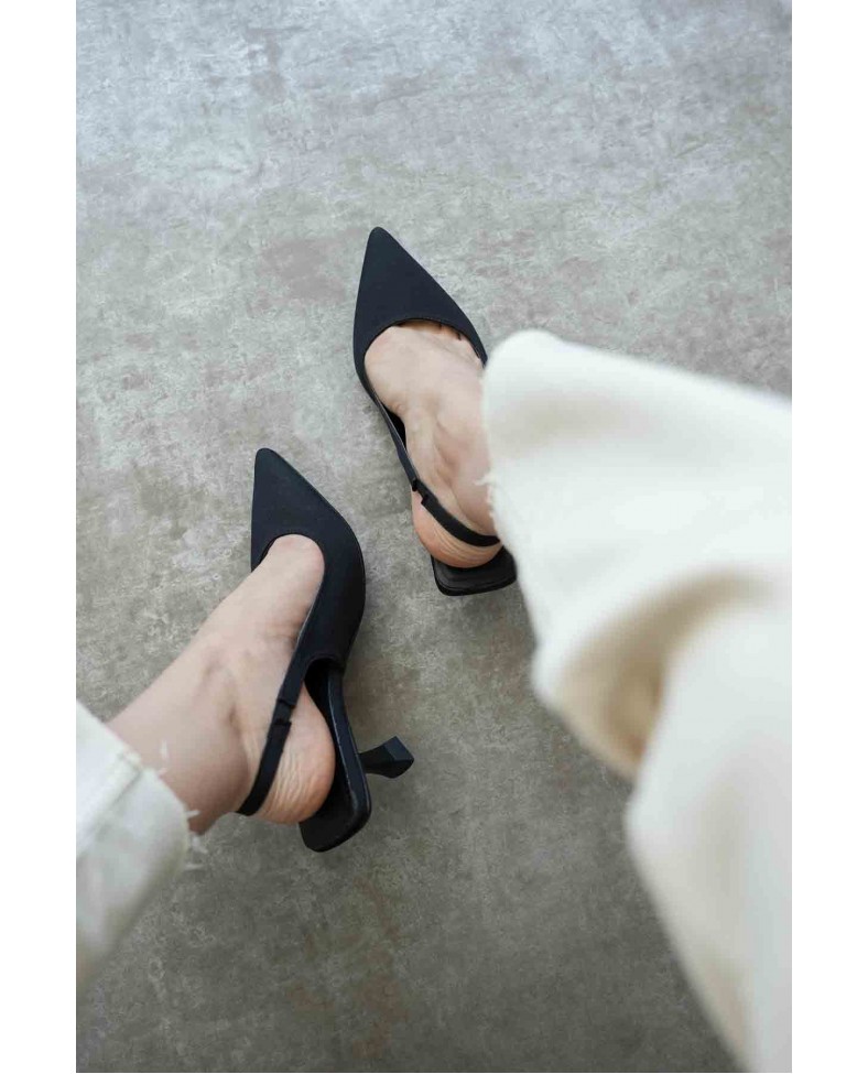 Kadın Siyah Saten Topuklu Ayakkabı TR08MS08A