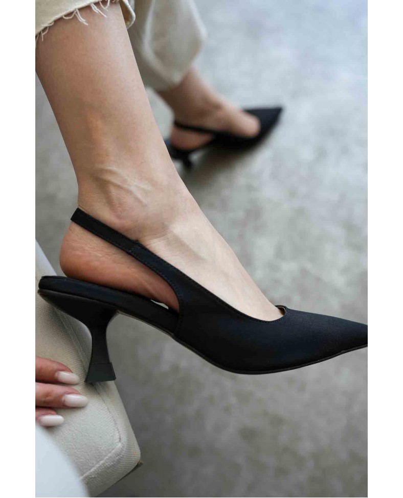 Kadın Siyah Saten Topuklu Ayakkabı TR08MS08A