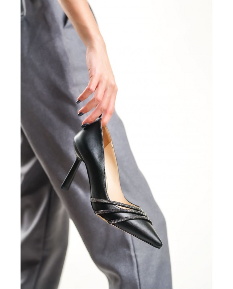 Siyah Taşlı Kadın Ayakkabı TR08MS14A