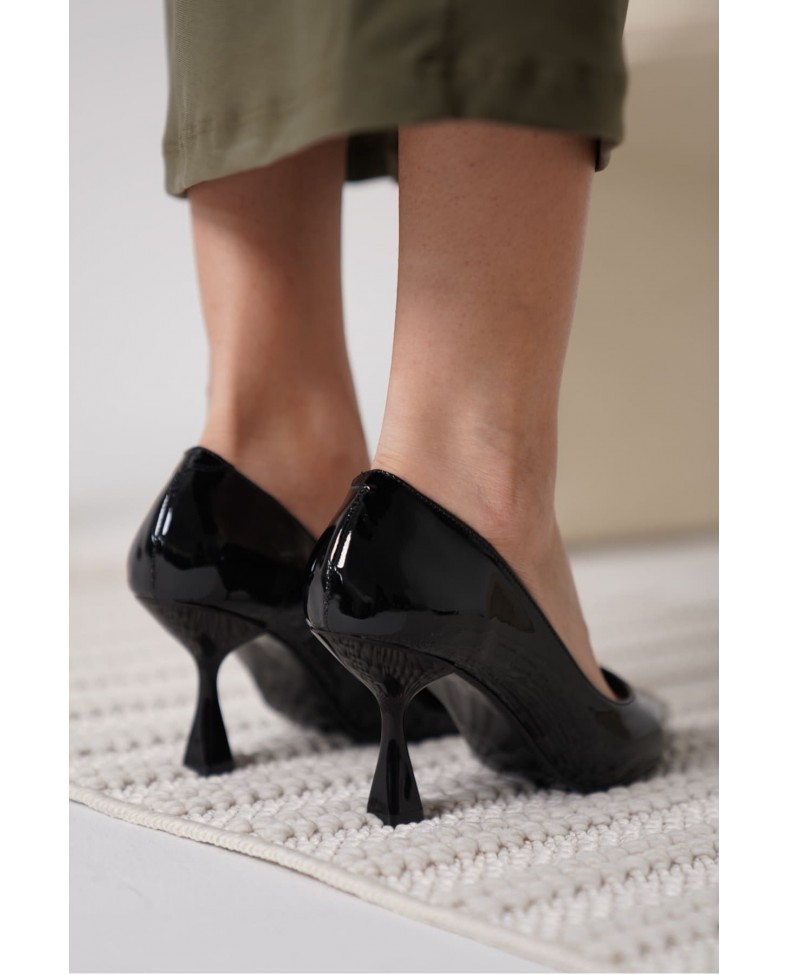 Siyah Rugan Kadın Stiletto TR18MS01A