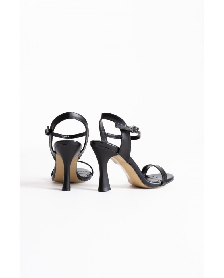 Kadın Siyah Tek Bant Sandalet TR20MY10A