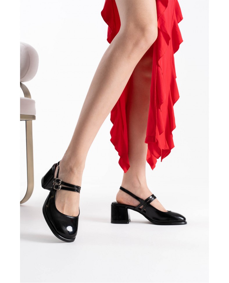 Siyah Rugan Kadın Topuklu Ayakkabı TR02MS03A