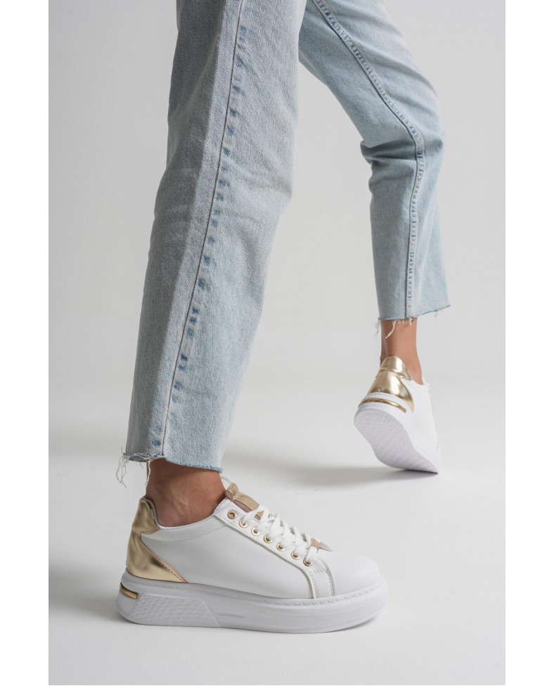 Altın Detaylı Beyaz Kadın Spor Ayakkabı TR01MS03E