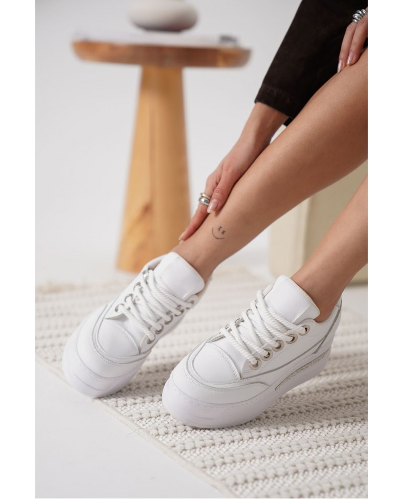 Beyaz Kadın Gizli Topuklu Sneaker TR04MS01B