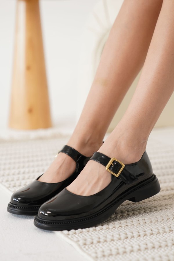 Siyah Rugan Toka Detaylı Mary Jane Ayakkabı TR09MS01A