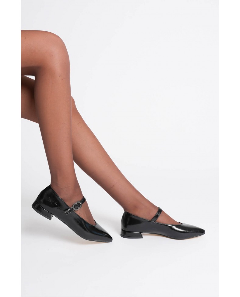 Kadın Siyah Günlük Kısa Topuklu Ayakkabı TR23MS01A