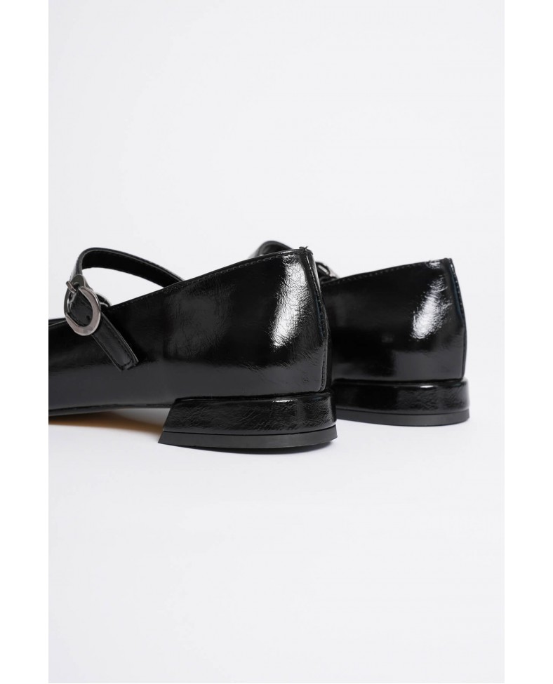 Kadın Siyah Günlük Kısa Topuklu Ayakkabı TR23MS01A