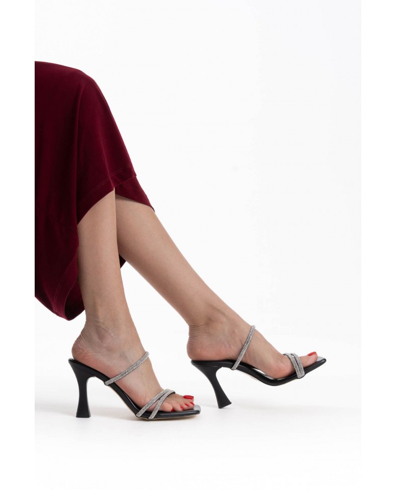 Siyah Taşlı İnce Bantlı Kadın Topuklu Terlik TR20MY01A