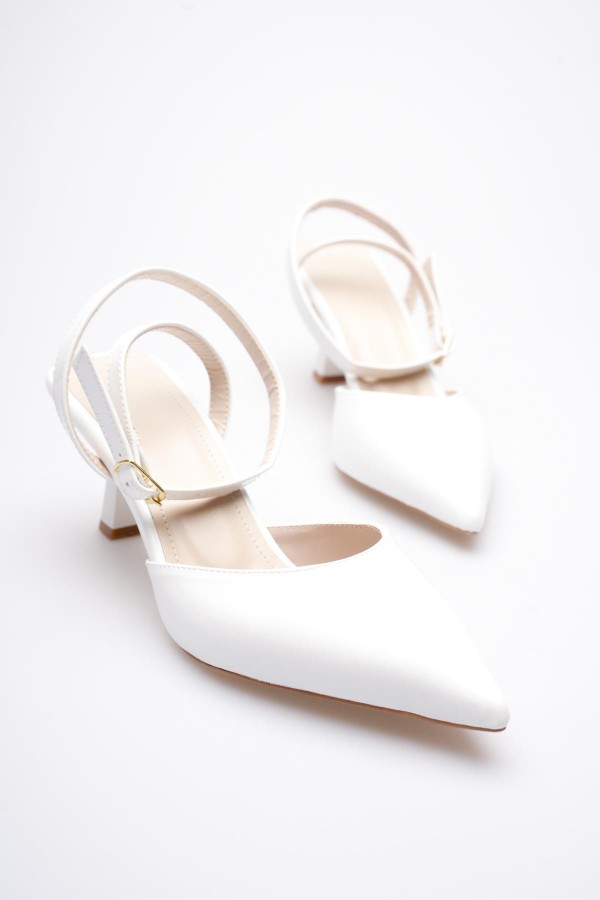 Kadın Beyaz Rugan Topuklu Ayakkabı TR03MS02B