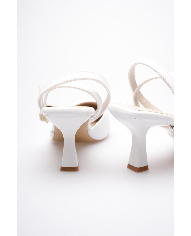 Kadın Beyaz Rugan Topuklu Ayakkabı TR03MS02B