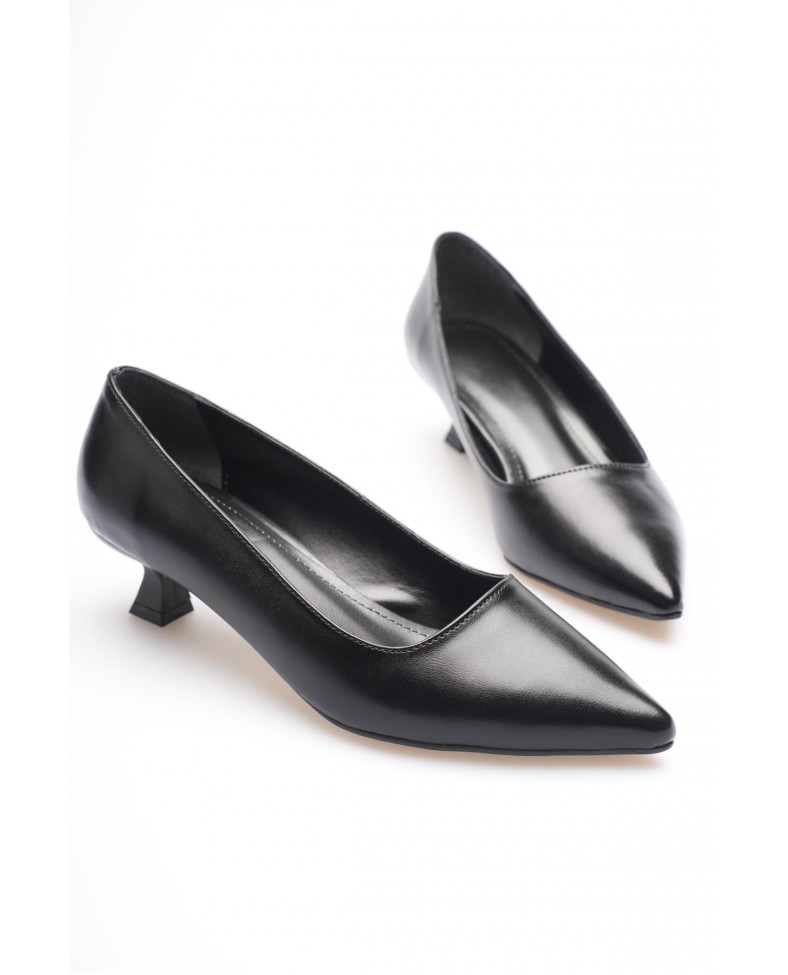 Siyah Kadın Günlük Kısa Topuklu Stiletto Ayakkabı TR20MS03A