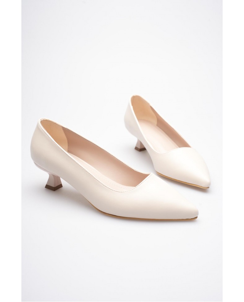 Bej Kadın Günlük Kısa Topuklu Stiletto Ayakkabı TR20MS03B