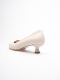 Bej Kadın Günlük Kısa Topuklu Stiletto Ayakkabı TR20MS03B