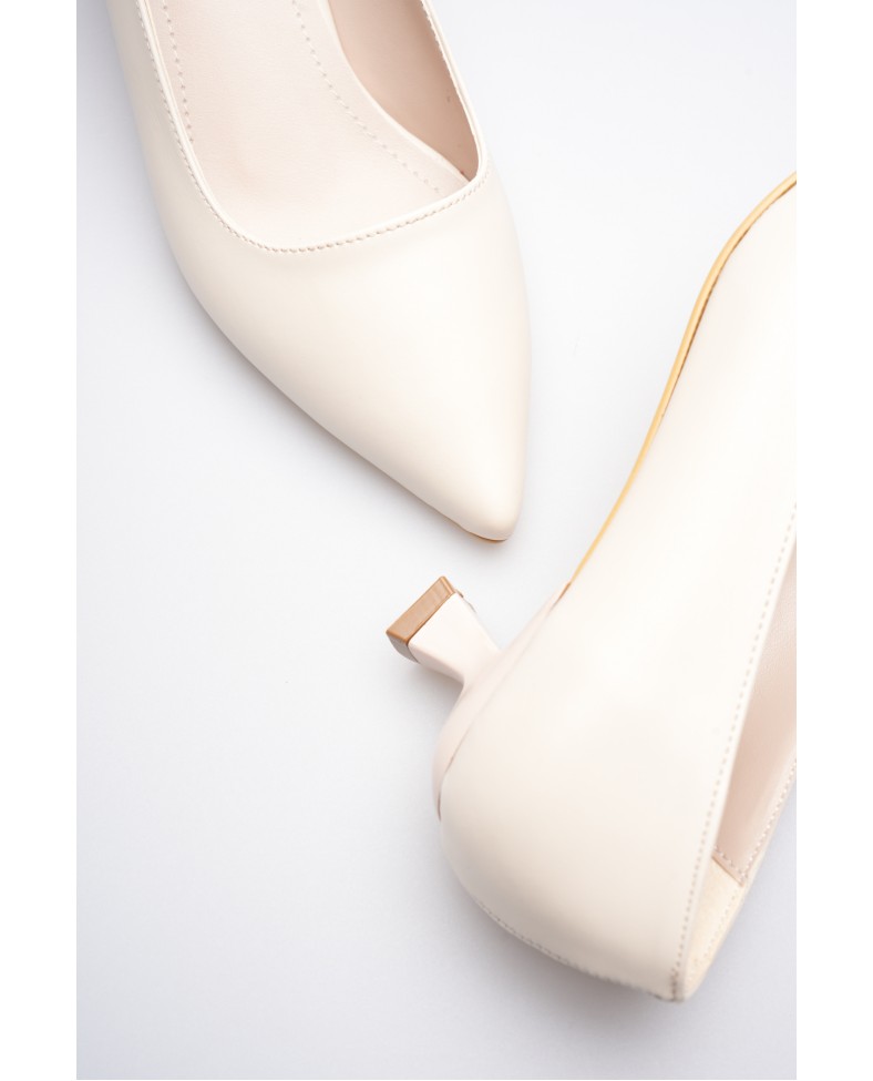 Bej Kadın Günlük Kısa Topuklu Stiletto Ayakkabı TR20MS03B
