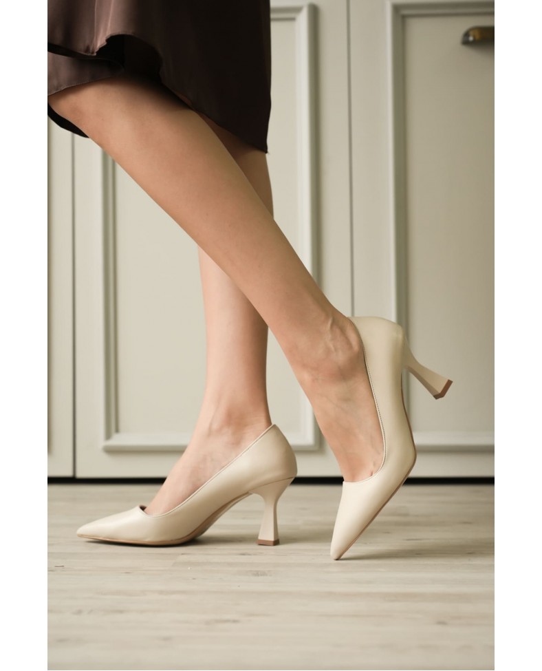 Bej Sivri Burun Orta Topuklu Kadın Stiletto TR20MS02C