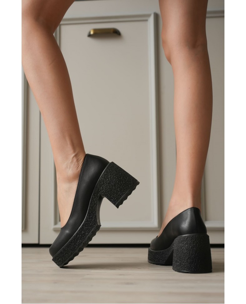 Siyah Kadın Günlük Ayakkabı TR06MS04C