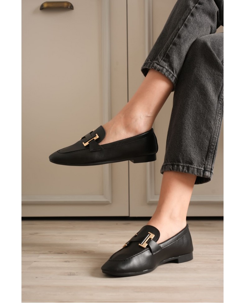 Kadın Siyah Şık Tokalı Günlük Ayakkabı TR27MS05A