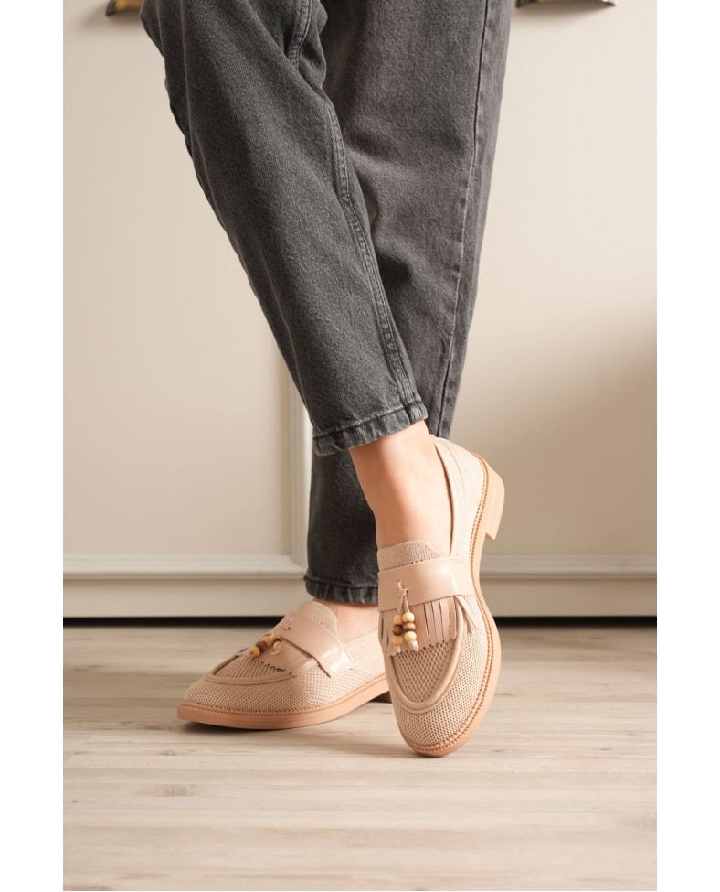 Kadın Bej Boncuk Püsküllü Günlük Kısa Topuklu Ayakkabı TR30MS01B