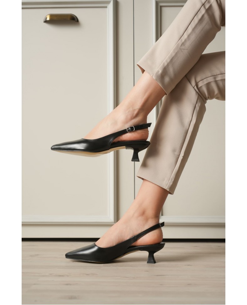 Kadın Siyah Sivri Burun Slingback Kısa Topuklu Ayakkabı TR20MS04A