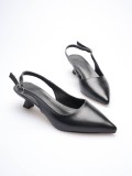 Kadın Siyah Sivri Burun Slingback Kısa Topuklu Ayakkabı TR20MS04A