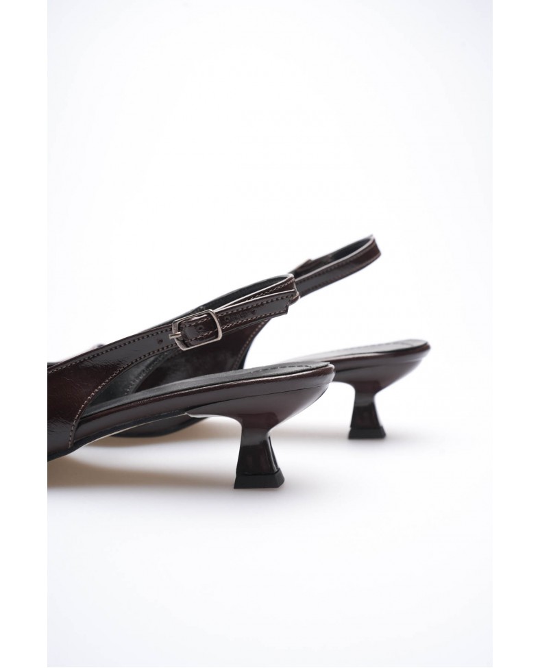 Kadın Acı Kahve Kırışık Rugan Sivri Burun Slingback Kısa Topuklu Ayakkabı TR20MS04D