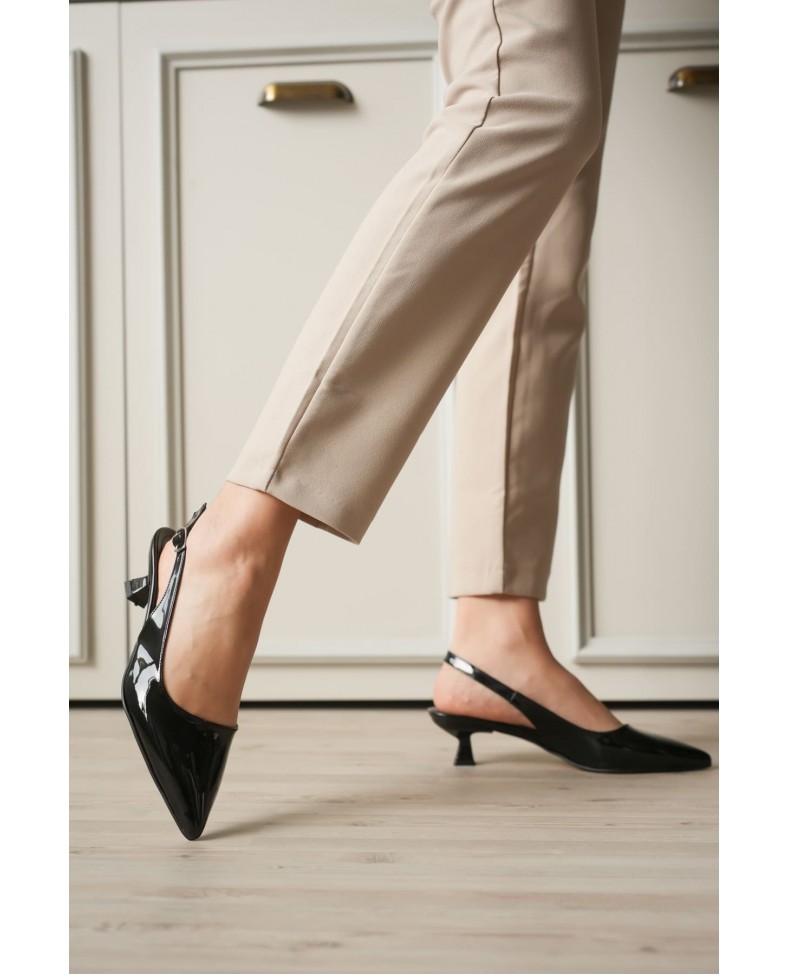 Kadın Siyah Rugan Sivri Burun Slingback Kısa Topuklu Ayakkabı TR20MS04E