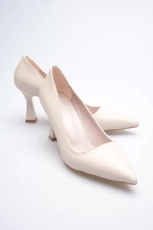Bej Sivri Burun Orta Topuklu Kadın Stiletto TR20MS02C