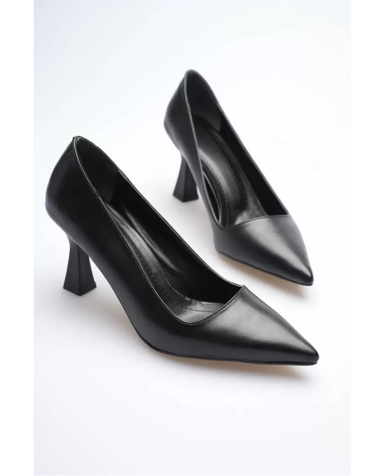 Siyah Sivri Burun Orta Topuklu Kadın Stiletto TR20MS02A