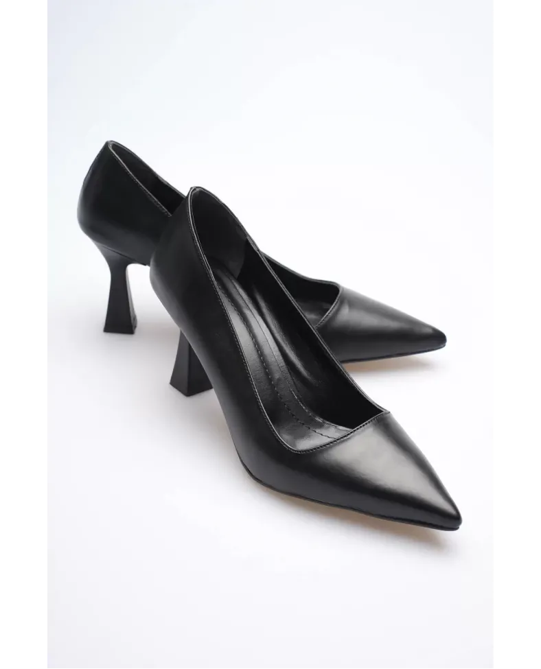 Siyah Sivri Burun Orta Topuklu Kadın Stiletto TR20MS02A