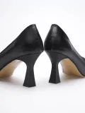 Siyah Sivri Burun Orta Topuklu Kadın Stiletto TR20MS02A