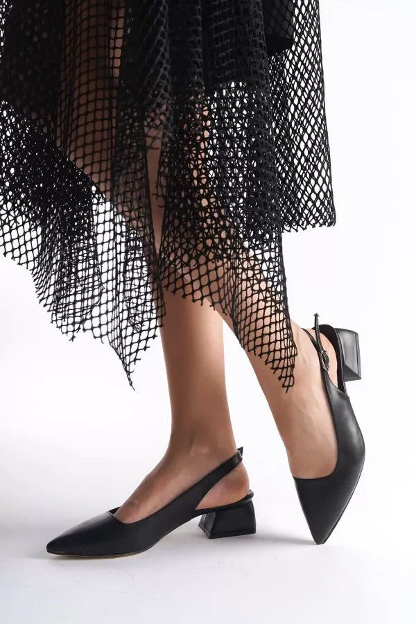 Siyah Mat Kadın Topuklu Ayakkabı TR16MS04A