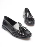 Siyah Rugan Püsküllü Kadın Loafer Ayakkabı TR88MS01A