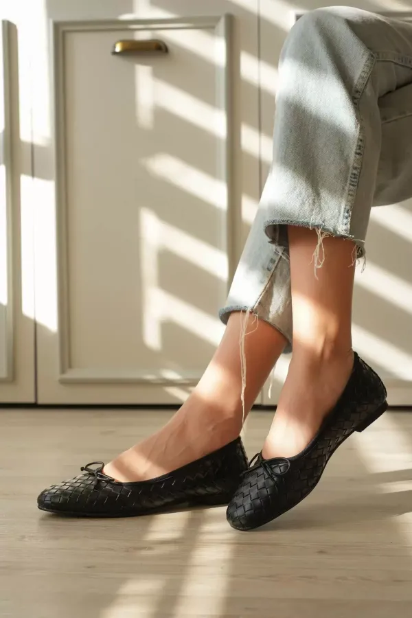 Kadın Siyah Örgü Dokulu Fiyonklu Babet Rahat Günlük Düz Ayakkabı TR23MS05A
