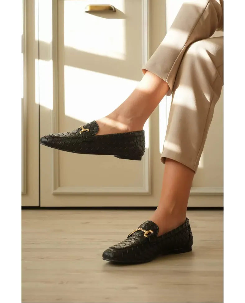 Kadın Siyah Örgü Dokulu Metal Tokalı Loafer Rahat Günlük Ayakkabı TR23MS09A Somersan Giyim | Kadın, Erkek ve Çocuk Moda
