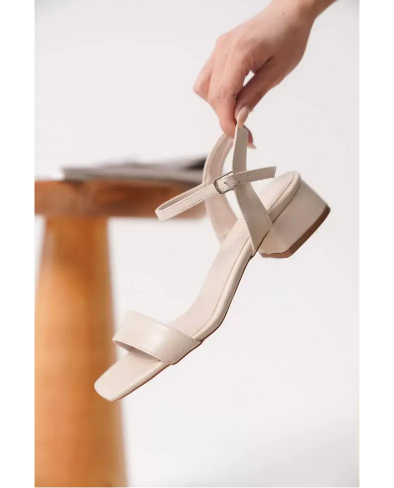 Kadın Bej Topuklu Sandalet TR20MY23C