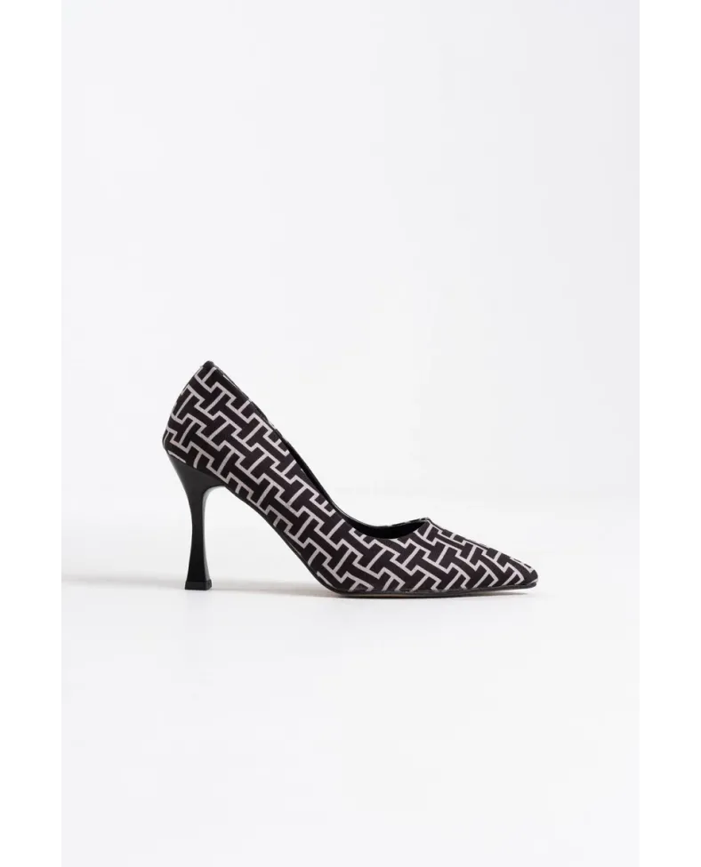 Kadın Siyah Desenli Stiletto TR08MS12A