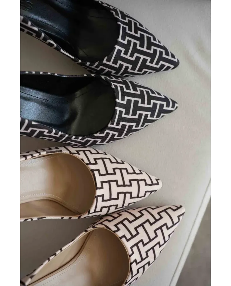 Kadın Siyah Desenli Stiletto TR08MS12A