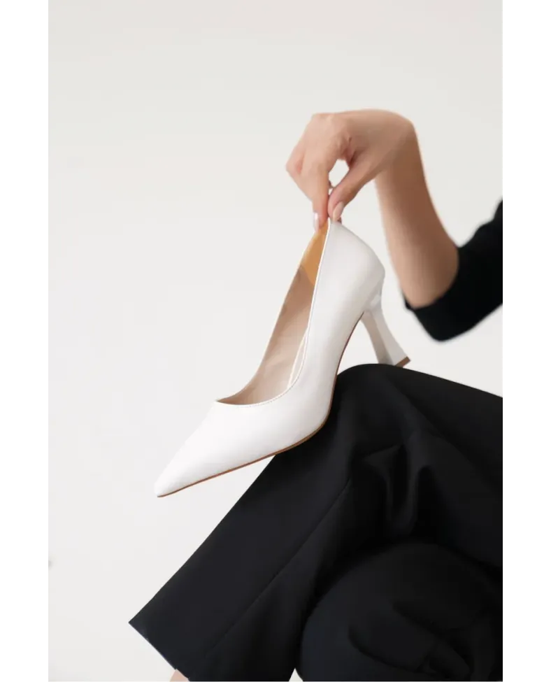 Kadın Beyaz Stiletto TR12MS06B