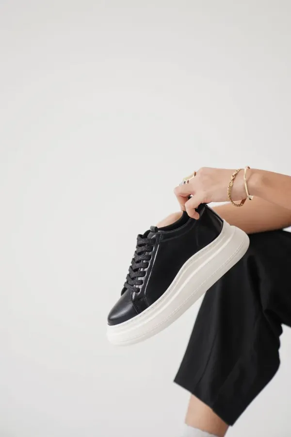 Kadın Siyah Sneaker TR01MS05A