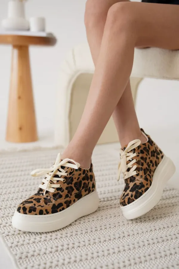 Kadın Gizli Topuk Beyaz Taban Leopar Spor Ayakkabı TR10MS01H