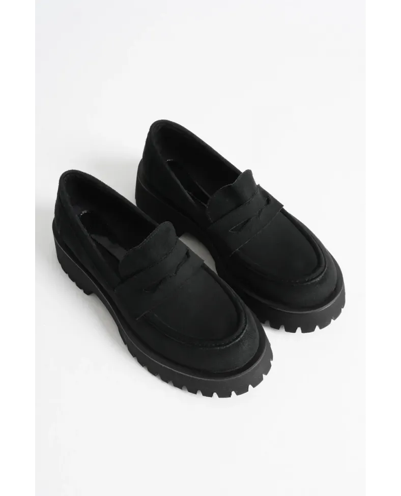 Kadın Günlük Siyah Süet Loafer Ayakkabı TR10MS02C