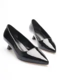Kadın Siyah Rugan Kısa Topuklu Stiletto Ayakkabı TR20MS03E
