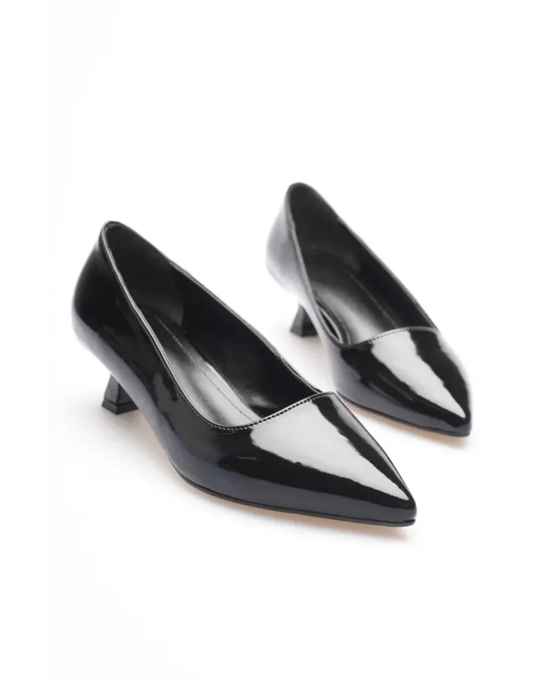 Kadın Siyah Rugan Kısa Topuklu Stiletto Ayakkabı TR20MS03E