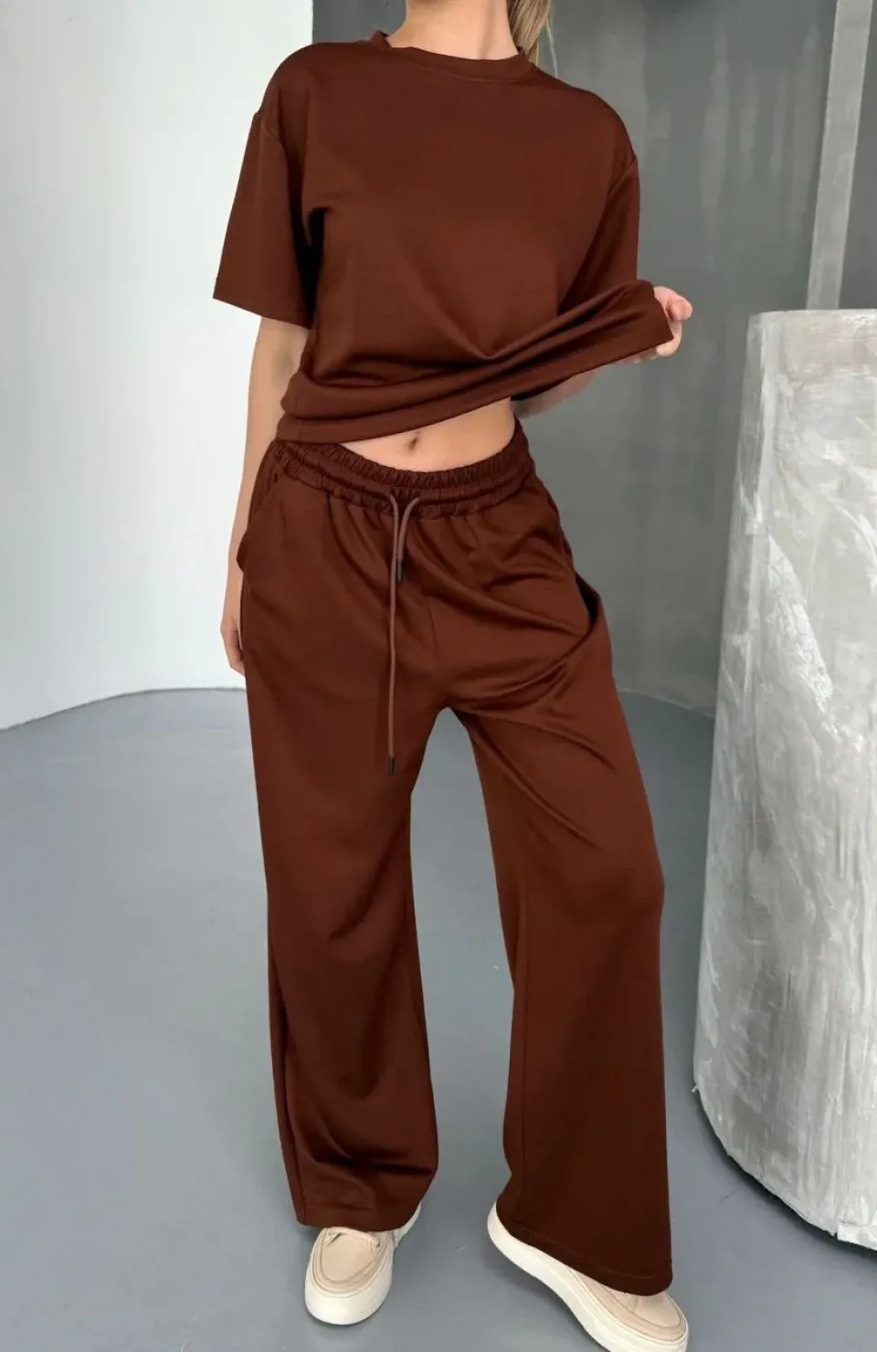 Osy Modal Yumuşak Dokulu Kumaş Kısa Kollu Bluz Rahat Pantalon ikili Takım- Kahverengi