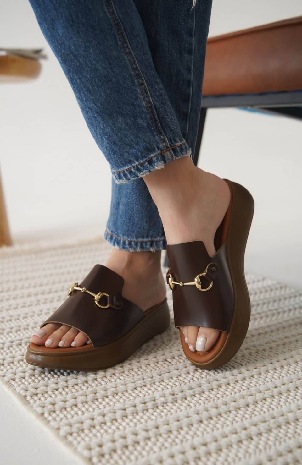 Acı Kahve Hakiki Deri Terlik TR31MY62E Somersan Giyim | Kadın, Erkek ve Çocuk Moda